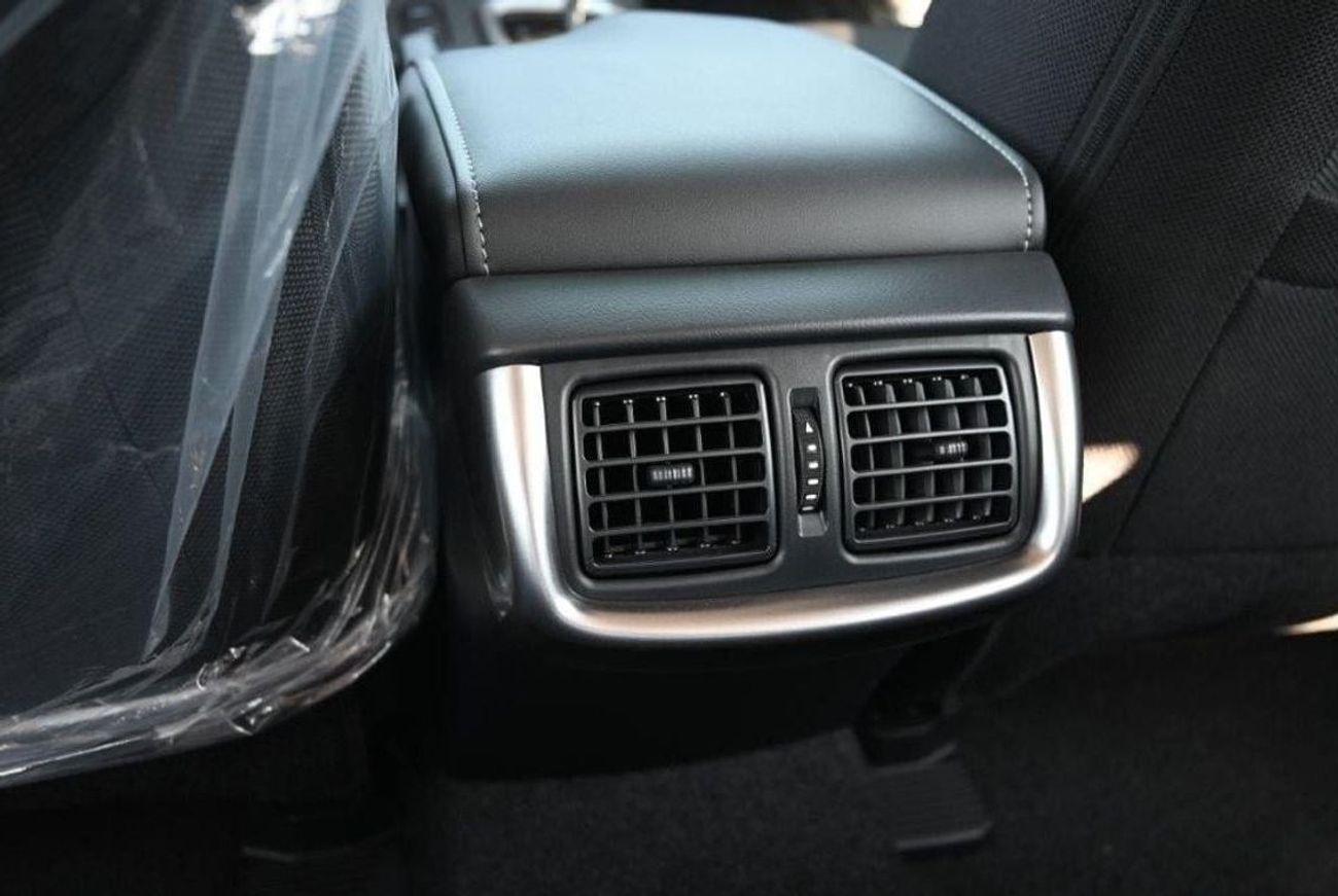 تويوتا هيلوكس 2025 TOYOTA HILUX DOUBLE CAB SR5 2.7L PETROL 4WD 5-SEAT AT