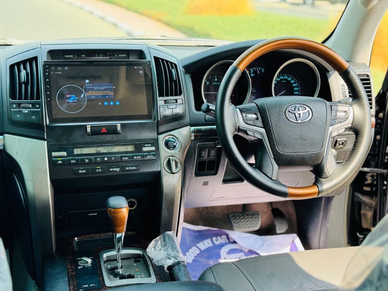 Toyota Land Cruiser Land Cruiser VXR RHD