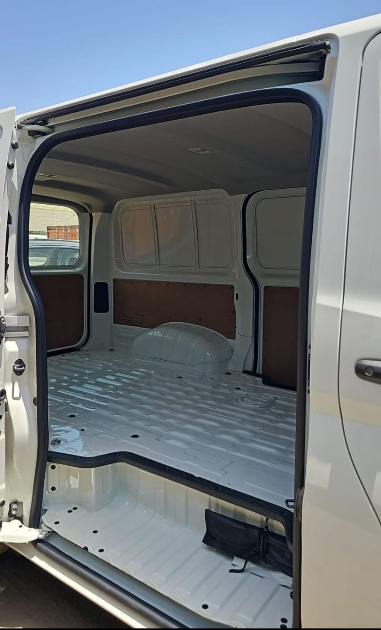 Toyota Hiace Standard Roof A/T Cargo Van