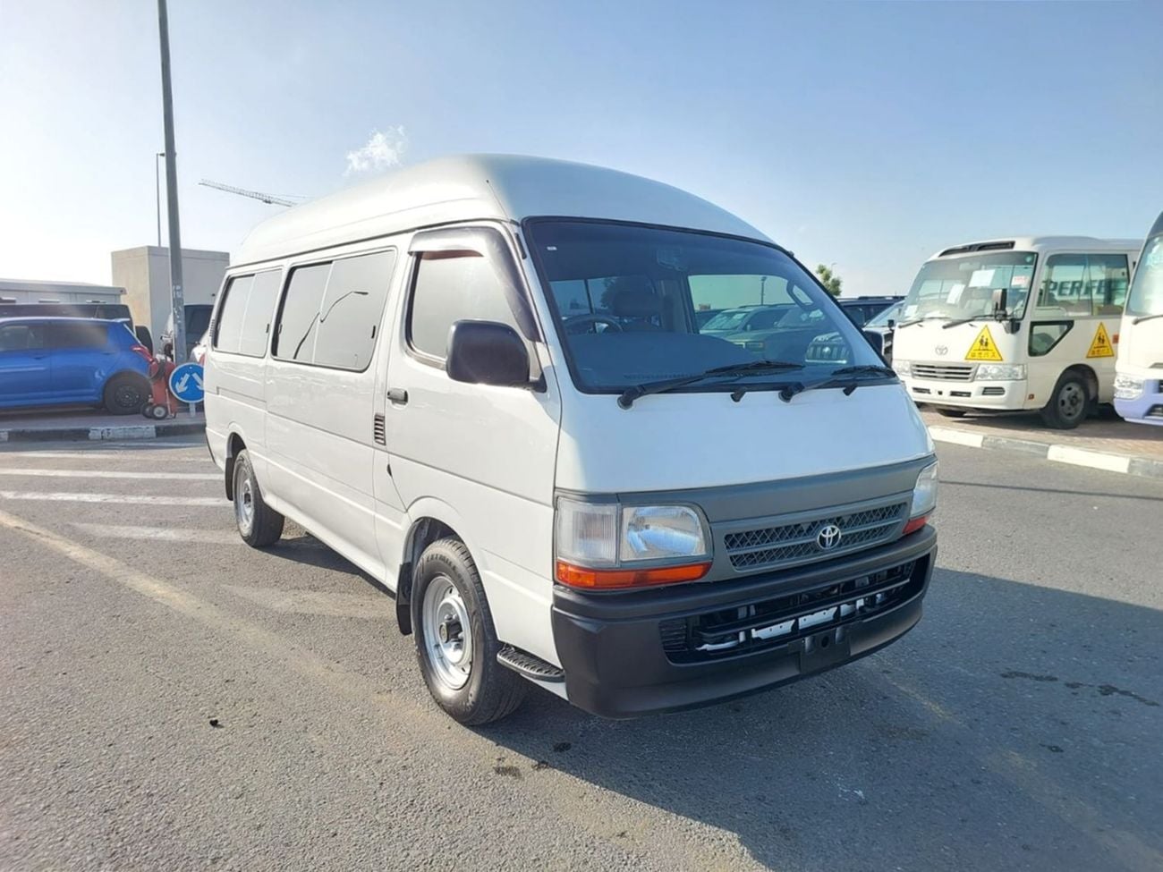 تويوتا هاياس TOYOTA HIACE COMMUTER VAN RHD 2003 MODEL 3.0 L DIESEL MANUAL(PM15151)