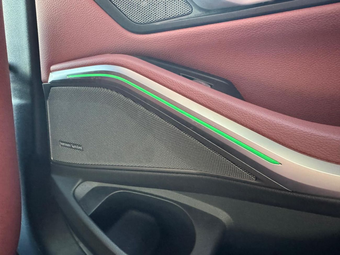 بي أم دبليو 325i