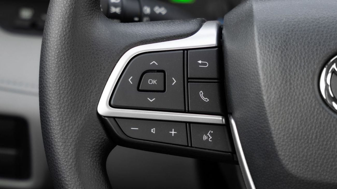 Toyota Highlander 2025 Toyota Highlander LE 2.5 AT Hybrid