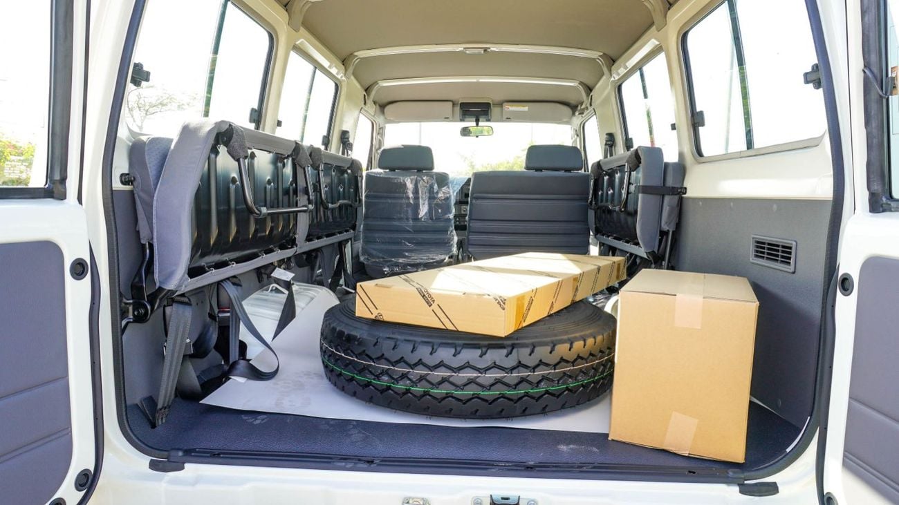 Toyota Land Cruiser 70 ECTAGR021 - 2025 Toyota LC78 3 Doors Hardtop - 4.0L Petrol Manual White