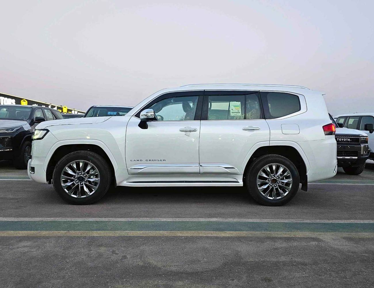 Toyota Land Cruiser VXR TWIN TURBO / EURO 4 / FULL OPTION / 3.5L V6 PETROL / BIG DVD / JBL SPKR / HEADUP / CODE # VXR3M)