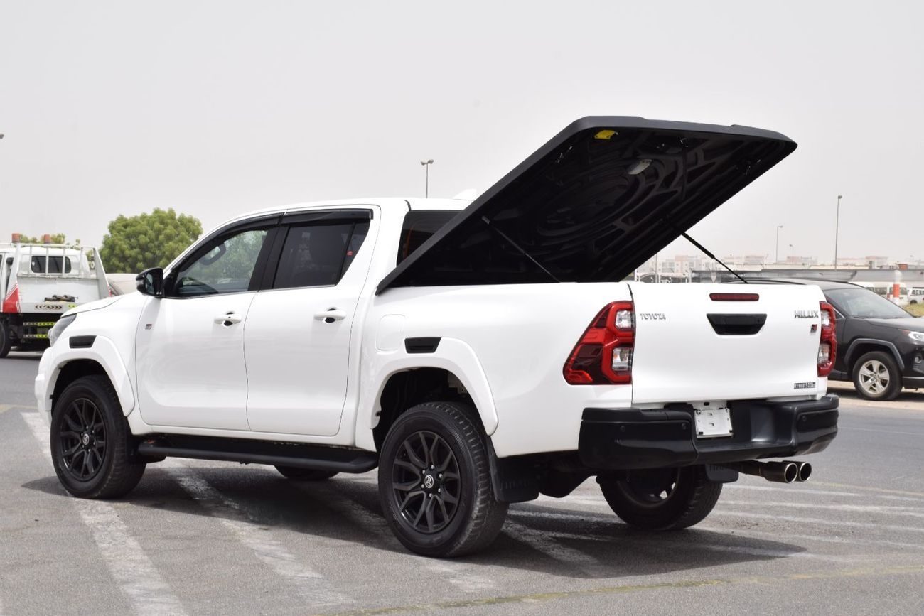 Toyota Hilux GR Sport 2.8L GR Sport 2.4L