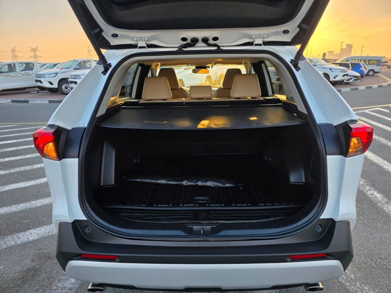 تويوتا راف ٤ 2.5L XLE (Premium)