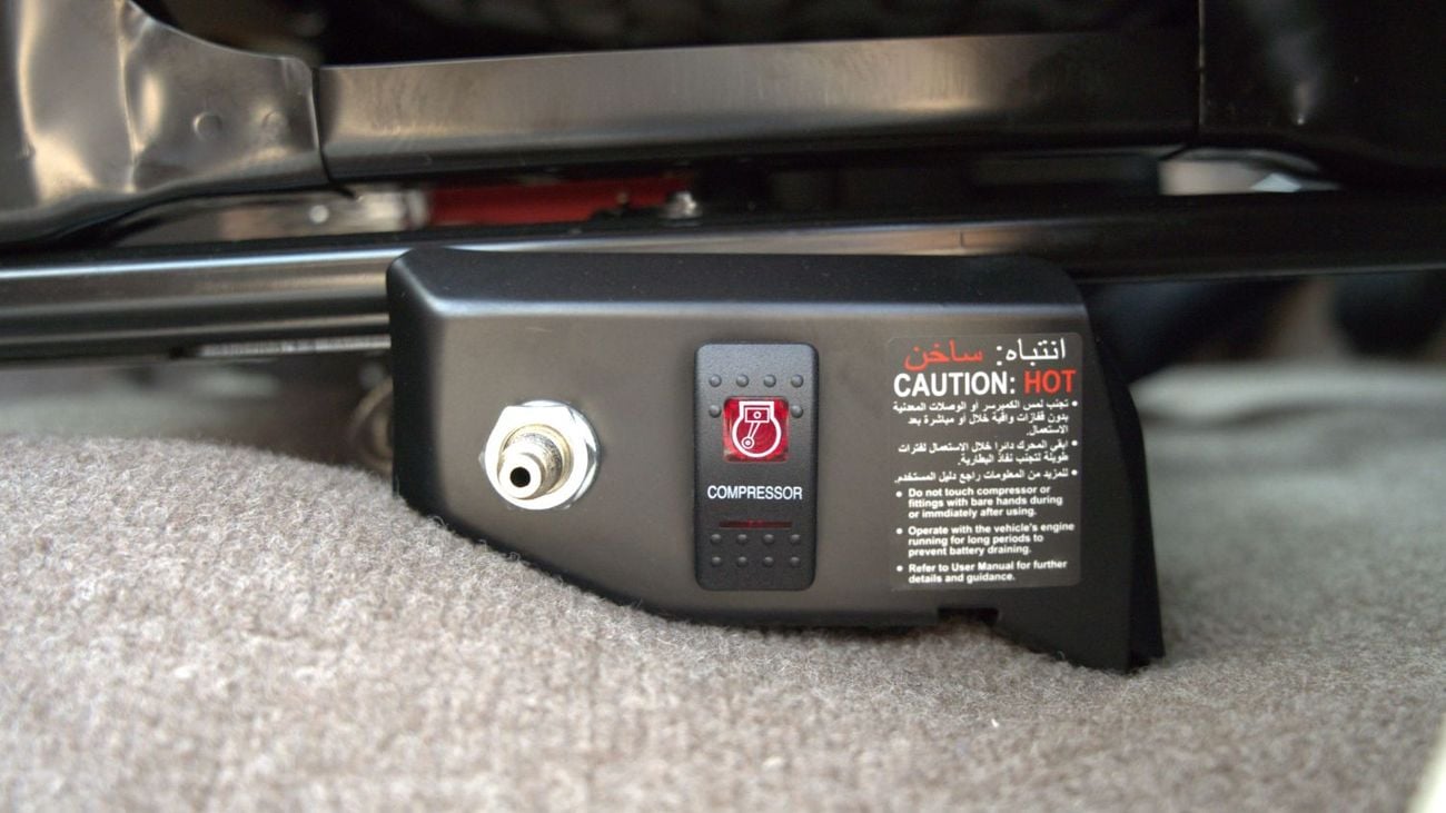 تويوتا لاند كروزر 70 2026 Toyota Land Cruiser LC76 4.0L AT Petrol Full Option (Beige)