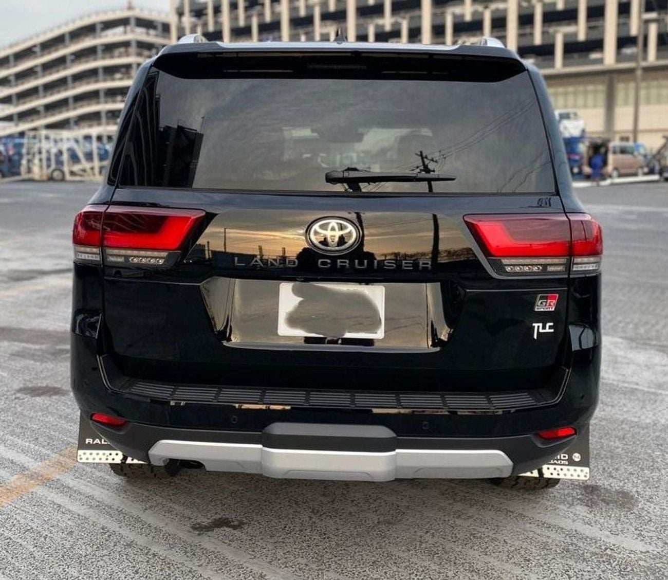 تويوتا لاند كروزر GR Sport Rally Raid Edition