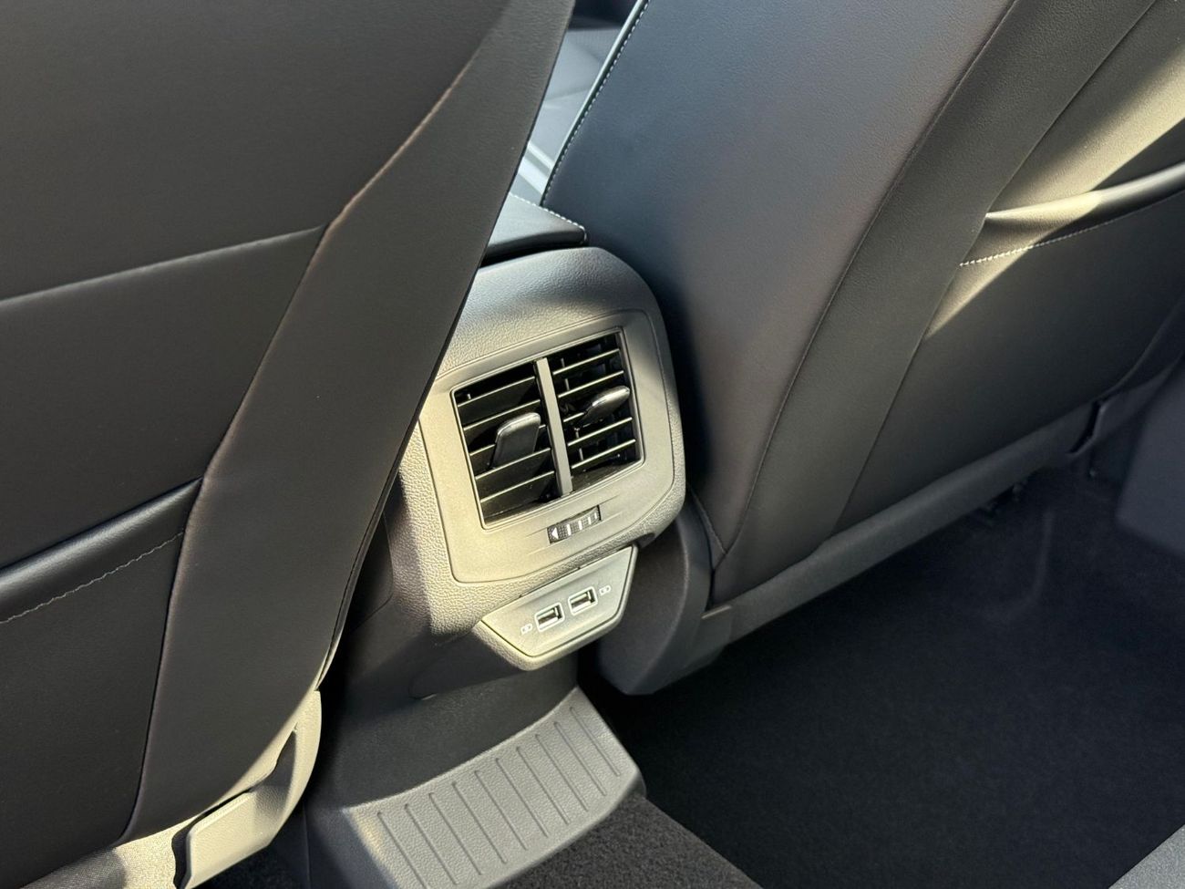 فولكس واجن T ROC 300TSI Black Edition 1.5L Petrol 2025 Export Price @ 72,500 AED