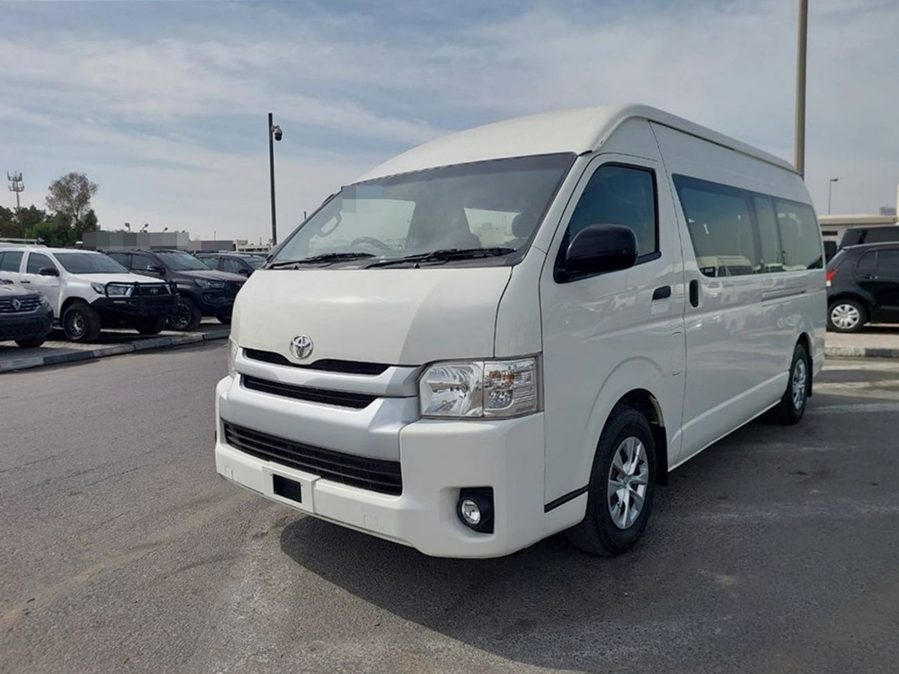 تويوتا هاياس TOYOTA HIACE COMMUTER VAN RHD 2015 MODEL 3.0 L DIESEL AUTOMATIC(PM23061)
