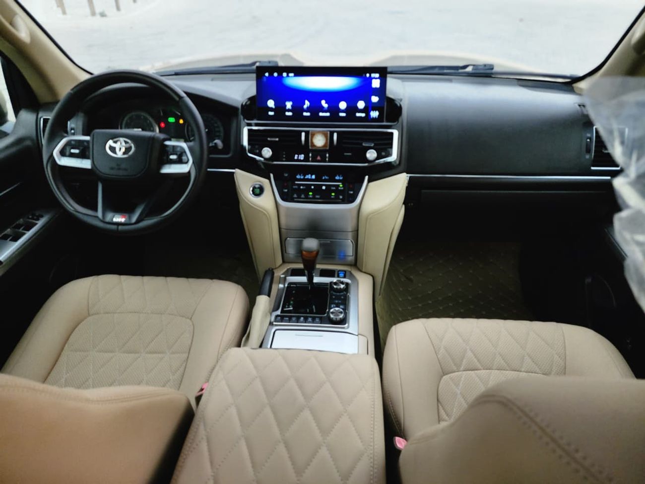 Toyota Land Cruiser GXR UPGRADE 2024