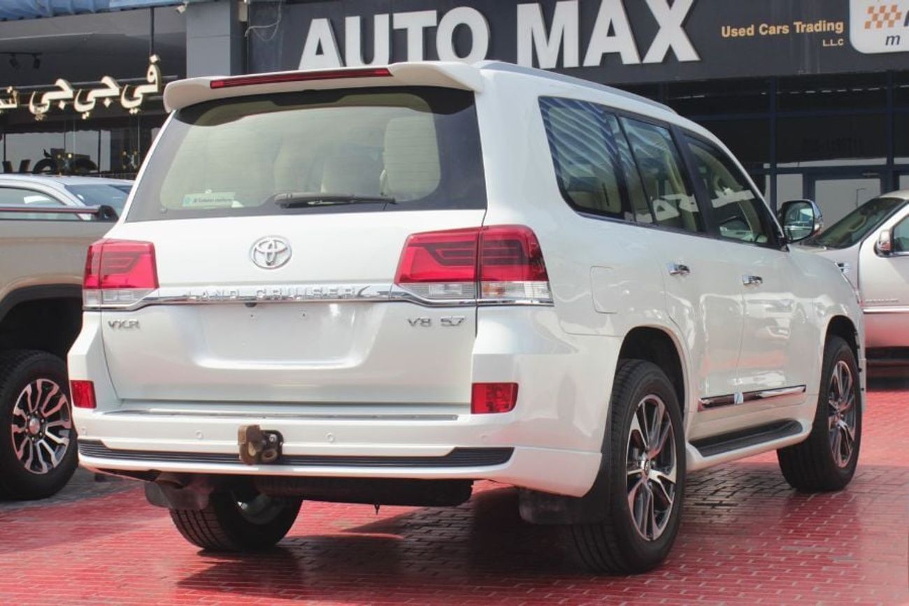 Toyota Land Cruiser VXR 5.7L 4WD,GCC