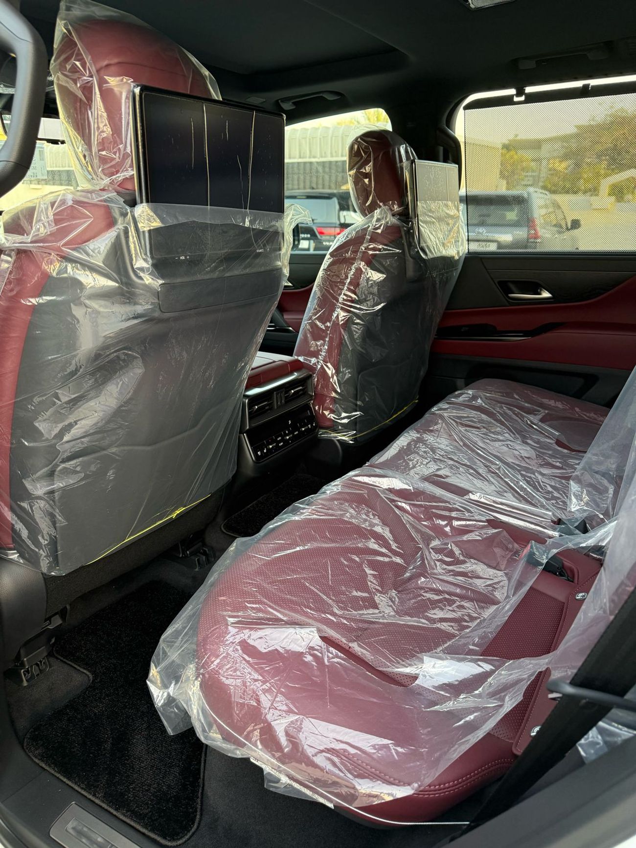 لكزس LX 600 AT / 3.5L V6 / POWER SEATS & LEATHER / SUNROOF / SPECIAL PROMOTION FOR LOCAL