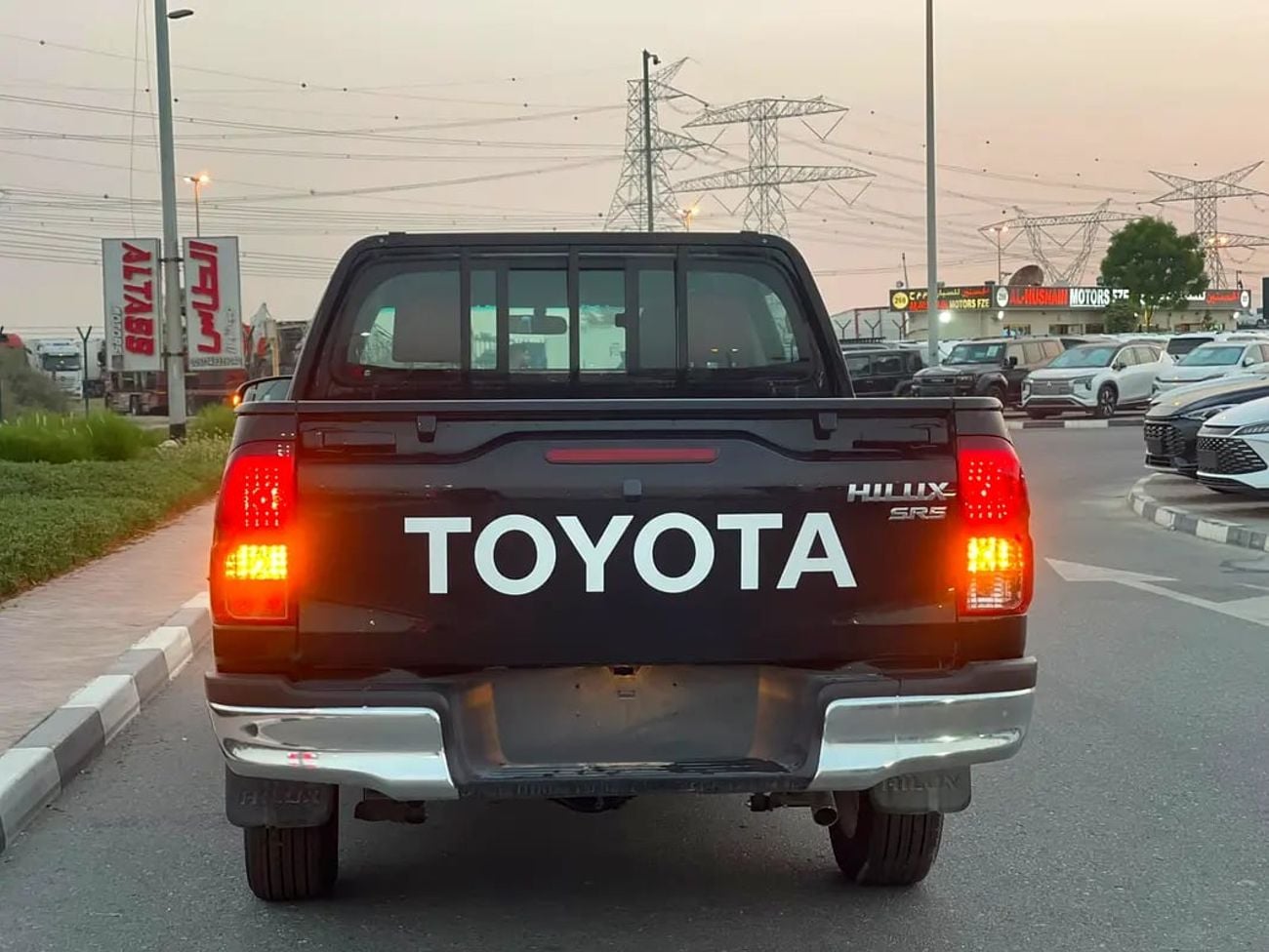 Toyota Hilux SR5 (NON GCC) SR5 A/T 2.7L PETROL GCC SPEC