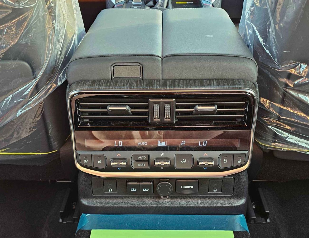 تويوتا لاند كروزر HYBRID VXR TWIN TURBO / 3.5L V6 PETROL / RADAR / SUNROOF /JBL SPKRS / 360* CAMERA (CODE # LCVXR35HV)