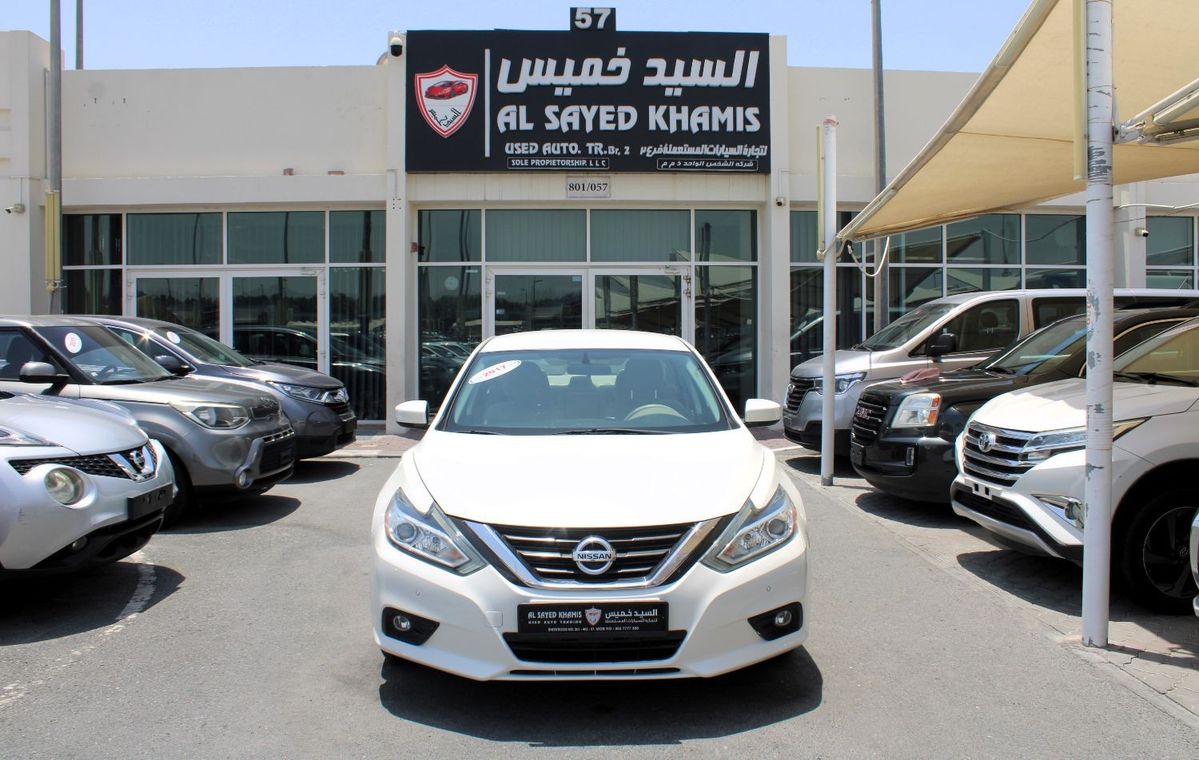Nissan Altima SV ACCIDENTS FREE - GCC - MID OPTION - PERFECT INSIDE OUT