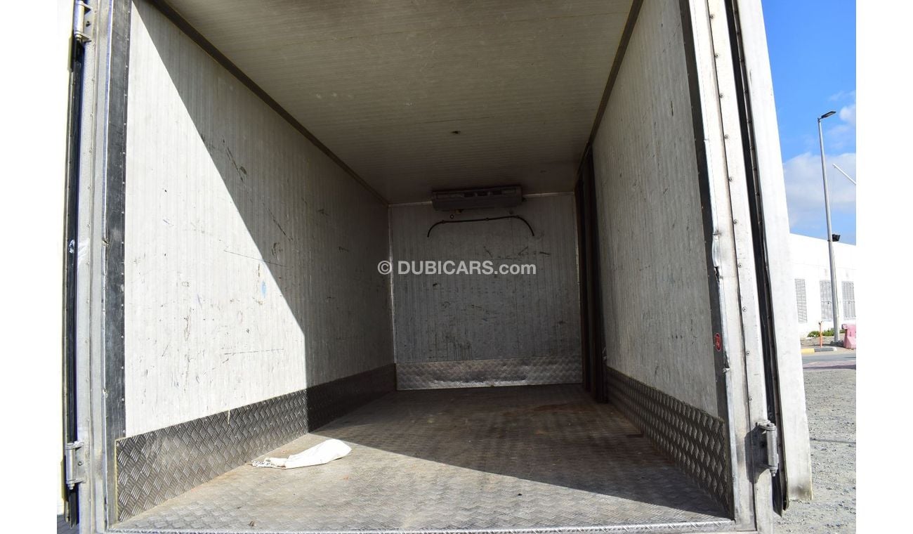 Isuzu NPR Isuzu Npr chiller pick up, Model:2012. Excellent condition