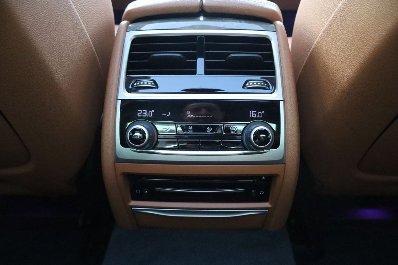 بي أم دبليو 730Li