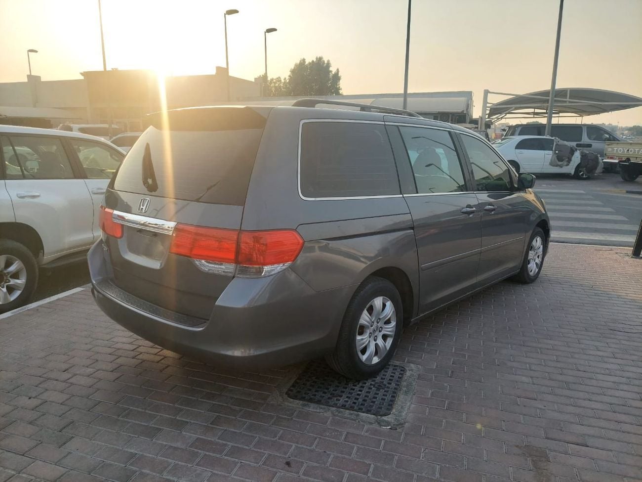 هوندا أوديسي EX 3.5L PETROL AUTOMATIC TRANSMISSION