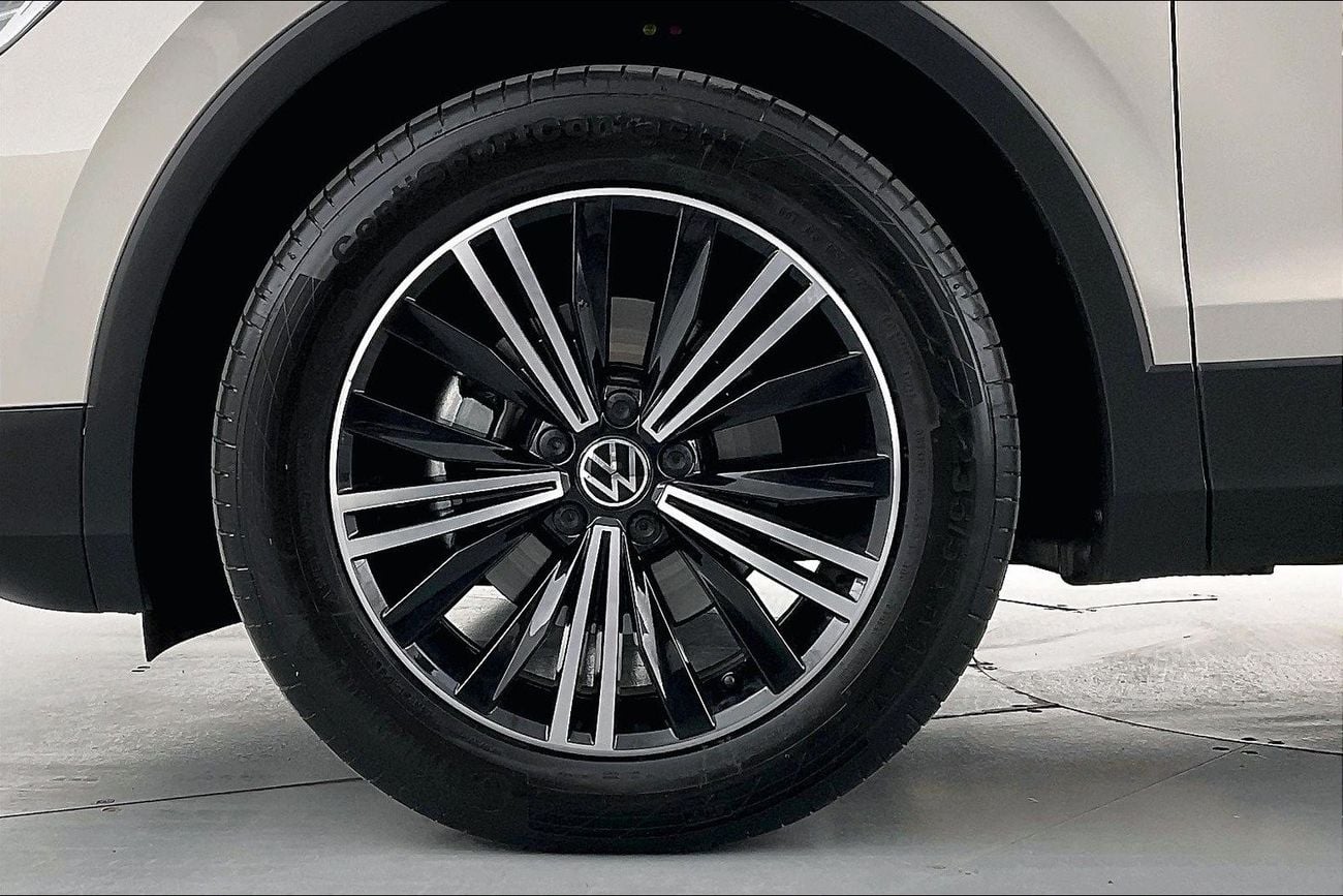 Volkswagen Tiguan Life| 1 year free warranty | Flood Free