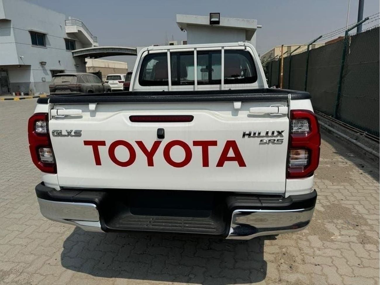 Toyota Hilux GLX Toyota Hilux 2.7L Petrol AT Full Option Without Bush Start MY2025