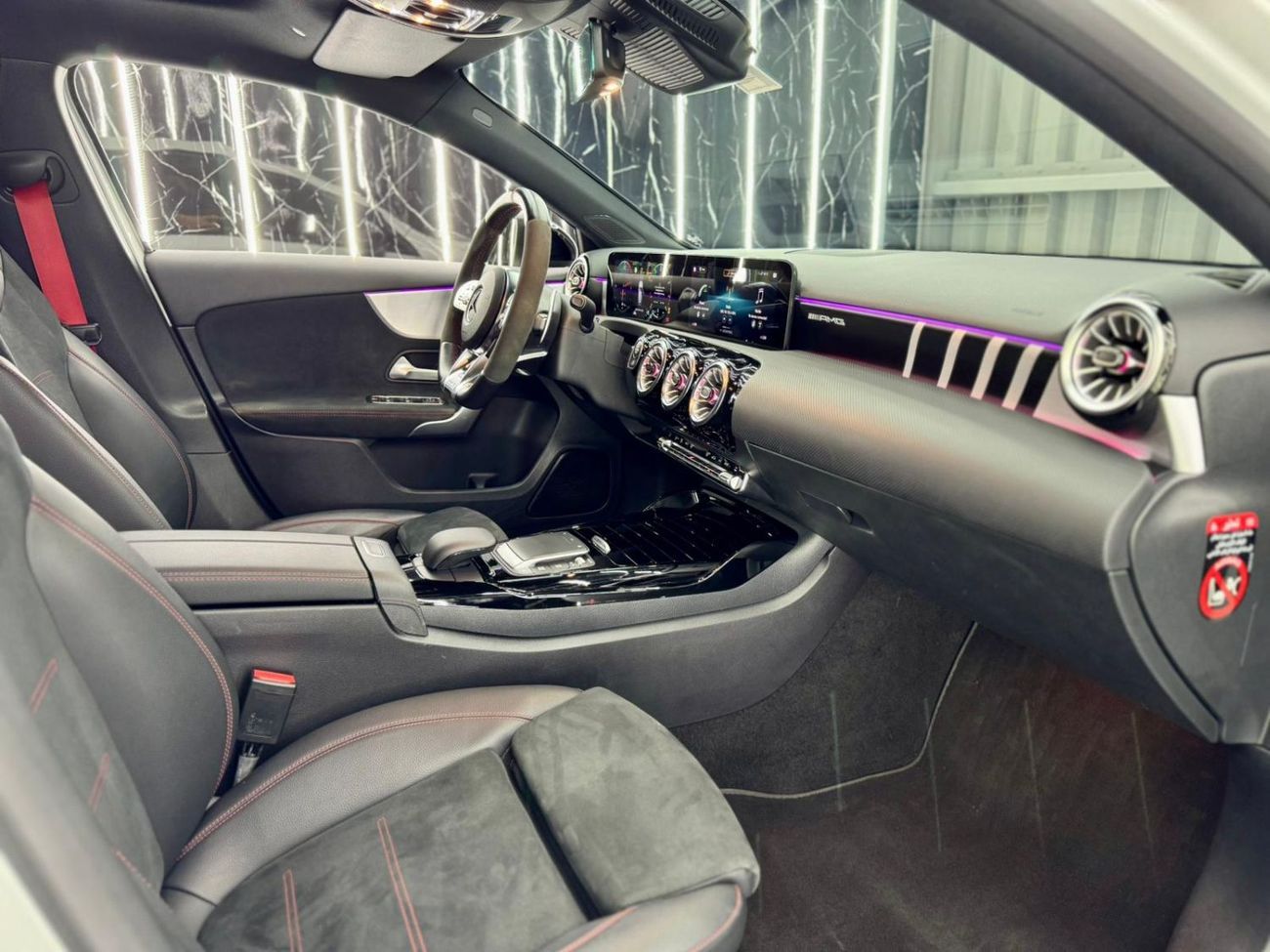 مرسيدس بنز A 35 AMG 4MATIC Hatchback 2022 Mercedes Benz A35 AMG,  Warranty, Full Service History, Excellent Condition, G