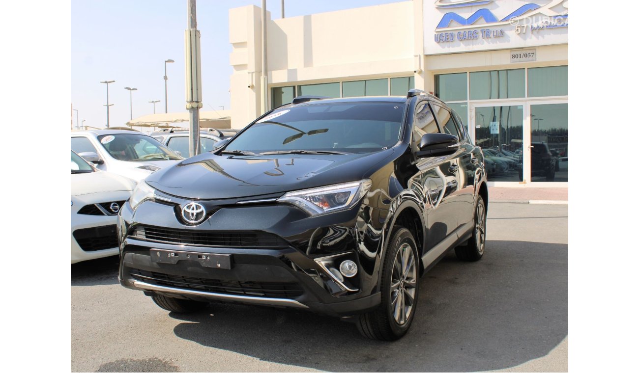 Toyota RAV4 ACCIDENTS FREE - ORIGINAL PAINT - GCC - VXR - FULL OPTION - CAR IS IN PERFECT CONDITION  INSIDE OUT