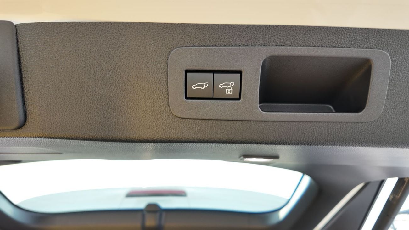 لكزس LX 700h F Sport