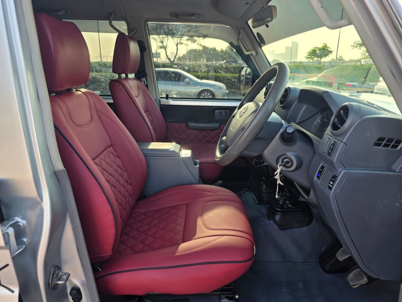 تويوتا لاند كروزر بيك آب -