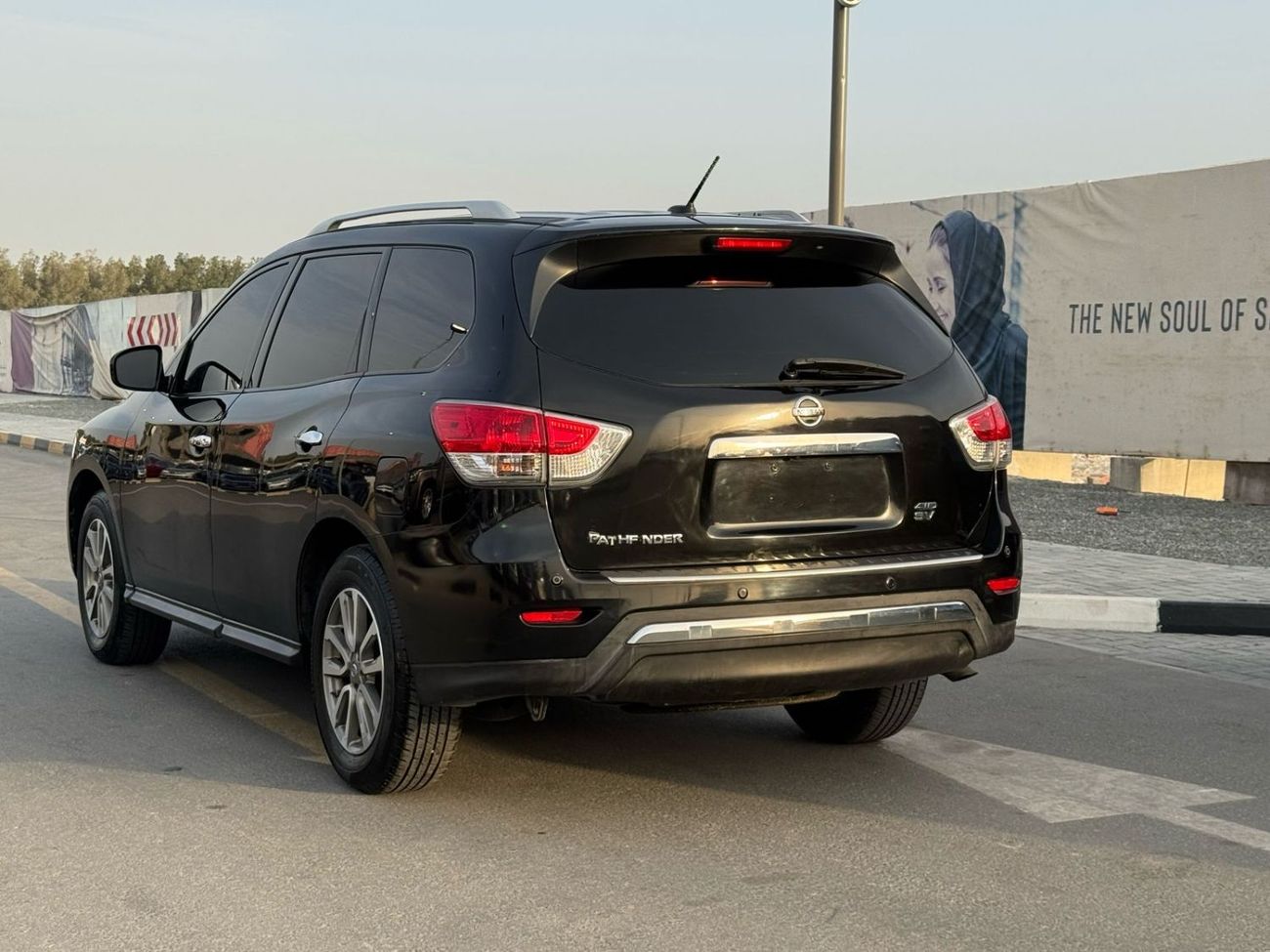 Nissan Pathfinder SV 3.5L (271 HP) In excellent condition and requires no expenses