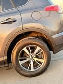 تويوتا راف ٤ XLE 2.5L Full option Sunroof 2018