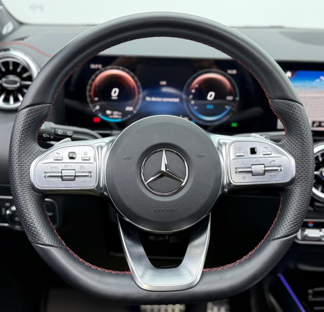 Mercedes-Benz EQA 350 SUV 4MATIC 2024 Mercedes Benz EQA 350 4Matic, 5 Years Warranty + Service Pack, Very Low Km, Fully Loaded