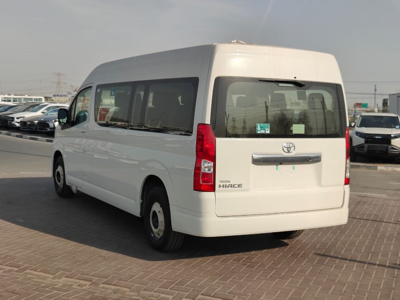 تويوتا هاياس GL 2026 Toyota Hiace 13-Seater High-Roof Full-Option 3.5L V6 Petrol A/T RWD Export Only