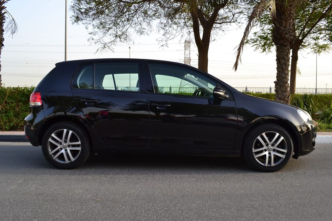 Used Volkswagen Golf 2010 for sale in Dubai 29229