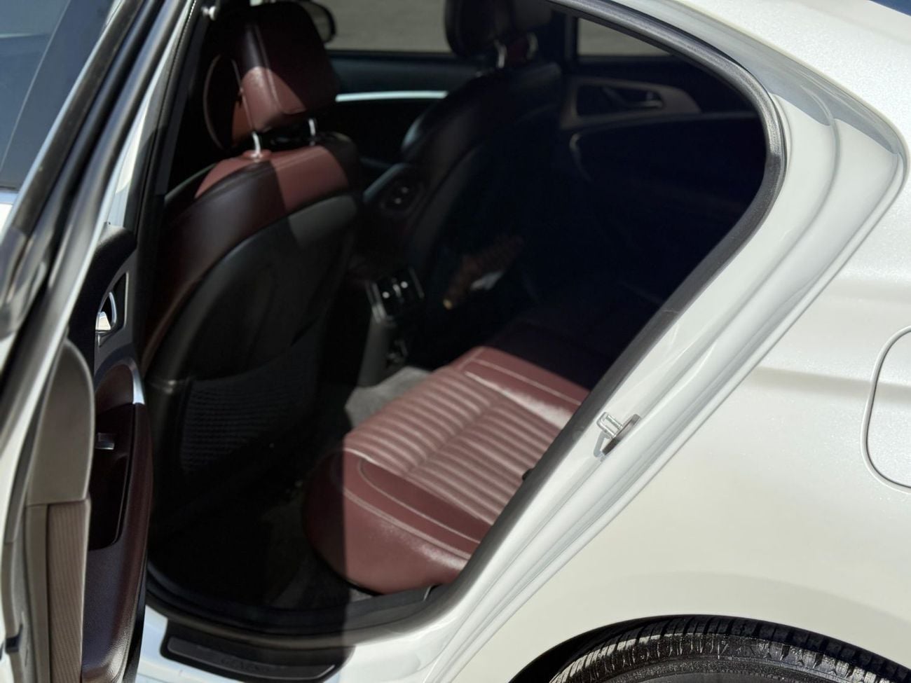 Genesis G70 Prestige 2.0L RWD