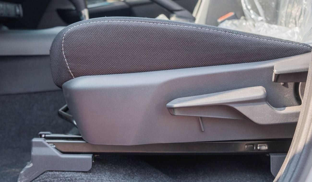 Toyota Hilux 2025 Toyota Hilux Adventure 2.8L Diesel AT (White)