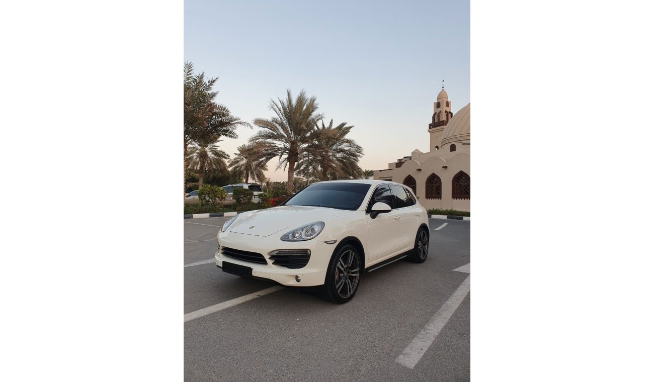 Porsche Cayenne Porsche Cayenne S platinum 2011 GCC full