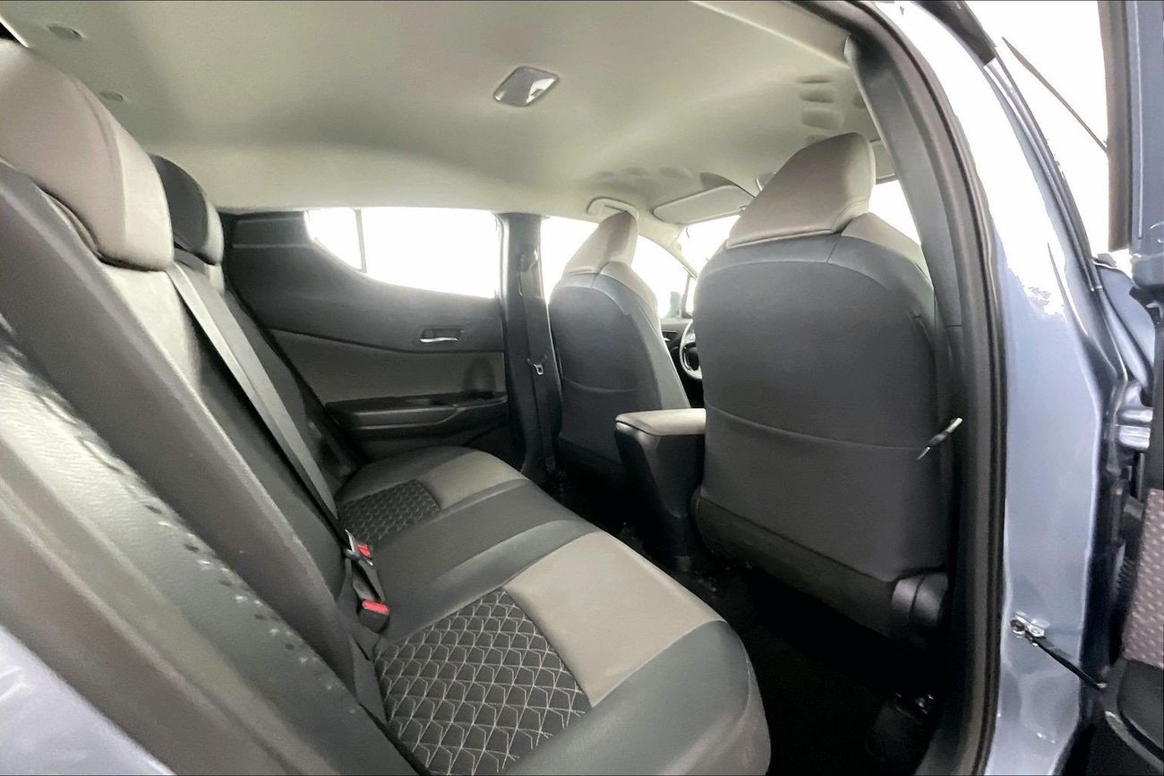 تويوتا CHR VX | National Day Celebration | شامل الضمان | 0 ﺪﻔﻋﺓ ﺃﻮﻟﻯ