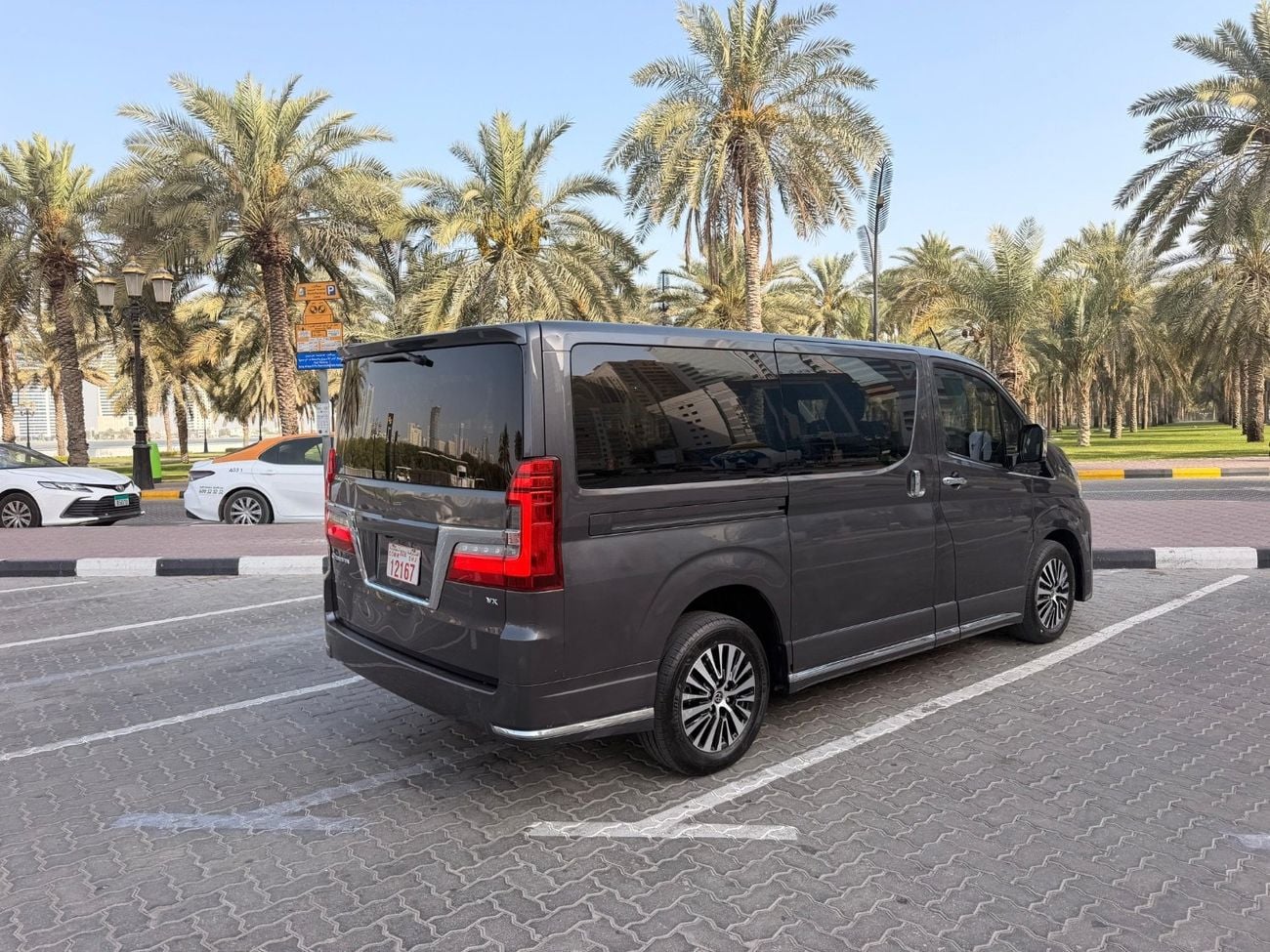 تويوتا جرافينا Right Hand Drive