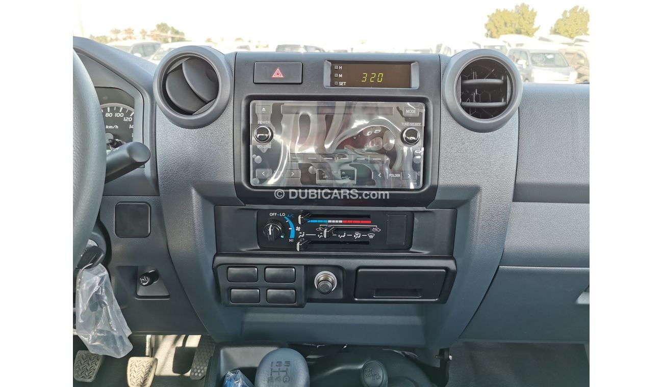 تويوتا لاند كروزر بيك آب 4.0L DIESEL, 16" TYRE, SNORKEL, XENON HEADLIGHTS (CODE # LCDC01)