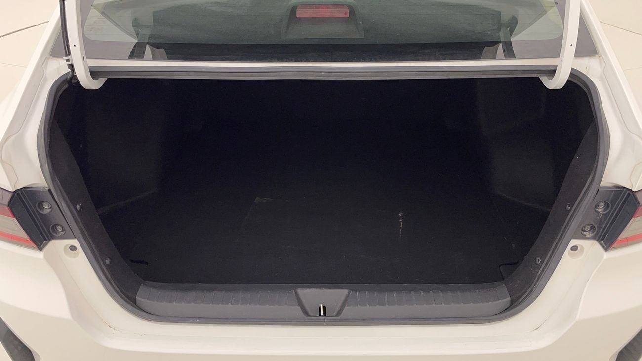 تويوتا يارس E 1.5 | بدون دفعة مقدمة | اختبار القيادة في المنزل