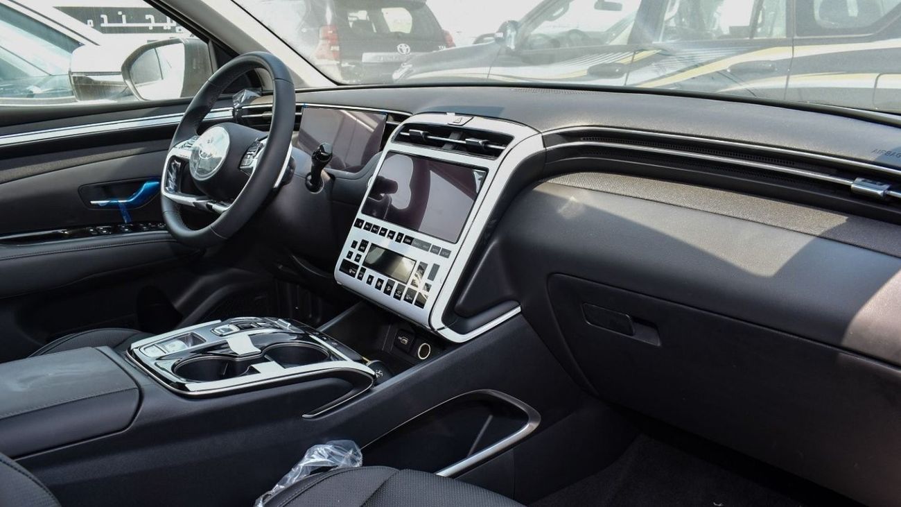 Hyundai Tucson 1.6T - Radar - Panoramic sunroof - 19" Alloy - DVD - Leather Seats - Electric seats