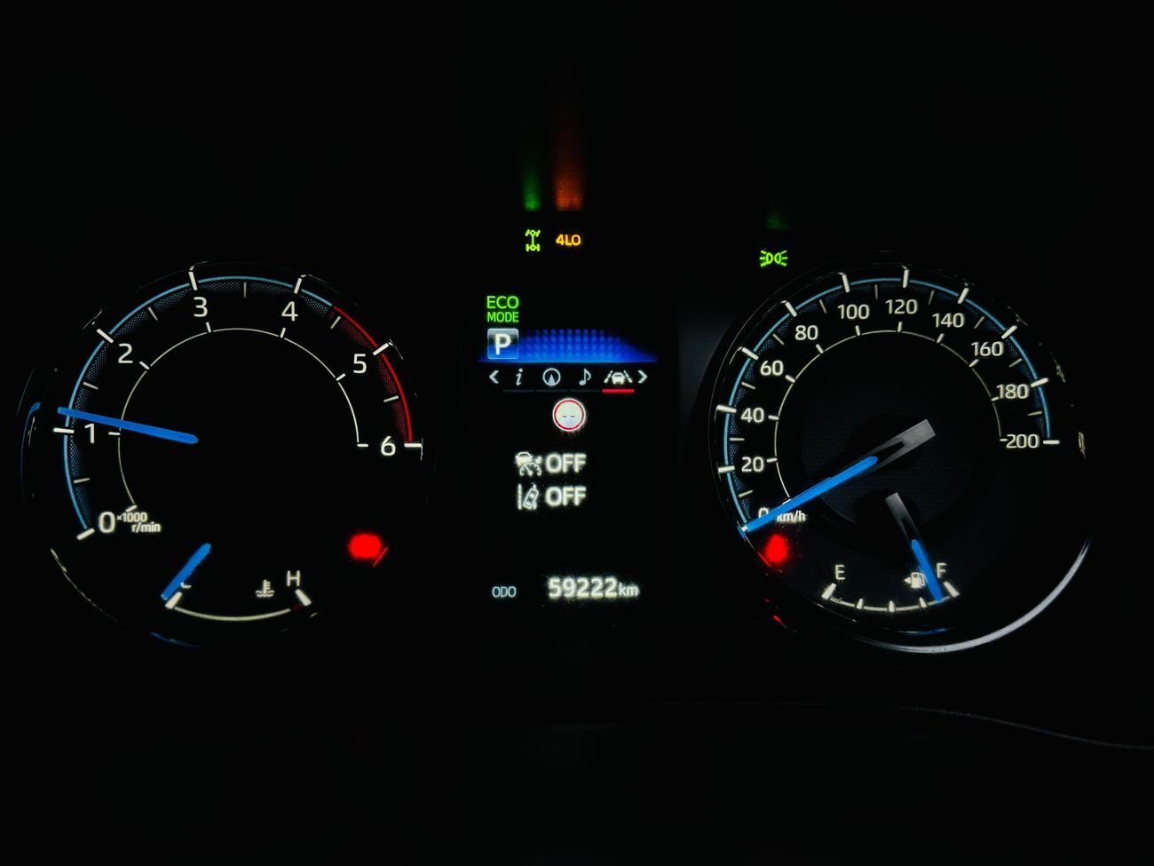 تويوتا هيلوكس RUGGED.X