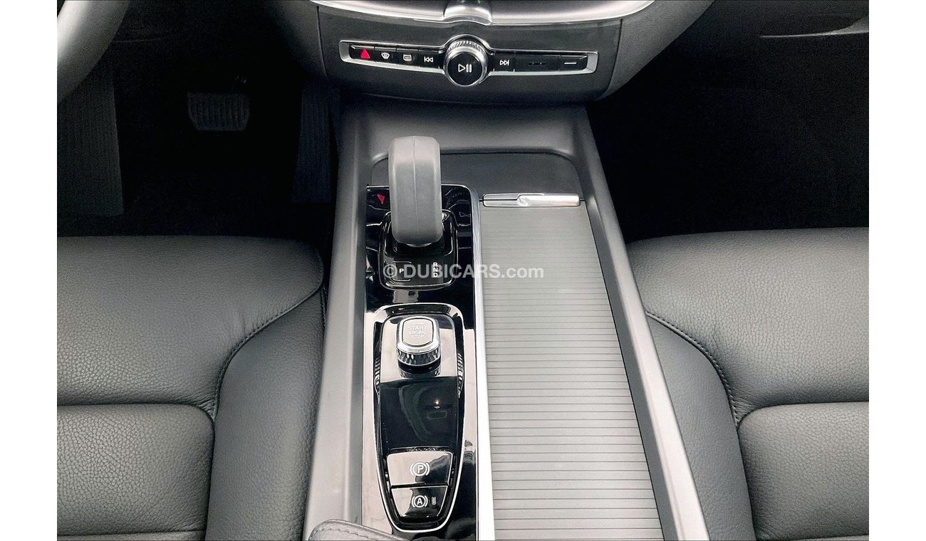 فولفو XC 60 B5 Momentum | سنة ضمان مجانية | 0 دفعة أولى | سياسة الإعادة بعد 7 أيام