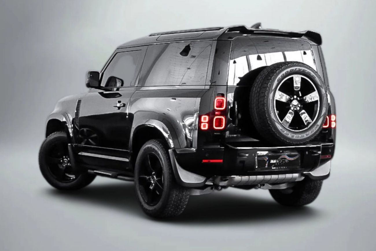 لاند روفر ديفندر P300 90 X-Dynamic SE 2.0L (5 Seater)