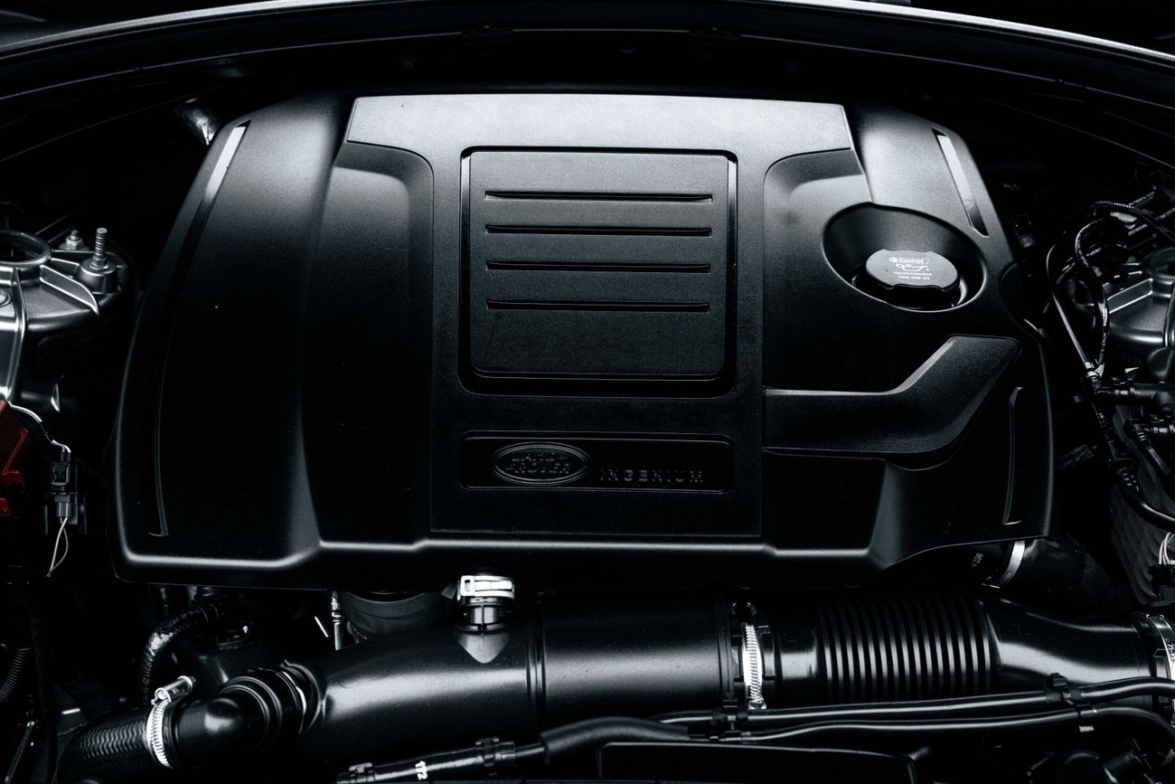 لاند روفر رينج روفر فيلار Range Rover Velar | 2,546 P.M | 0% Downpayment | P250 S | FSH!