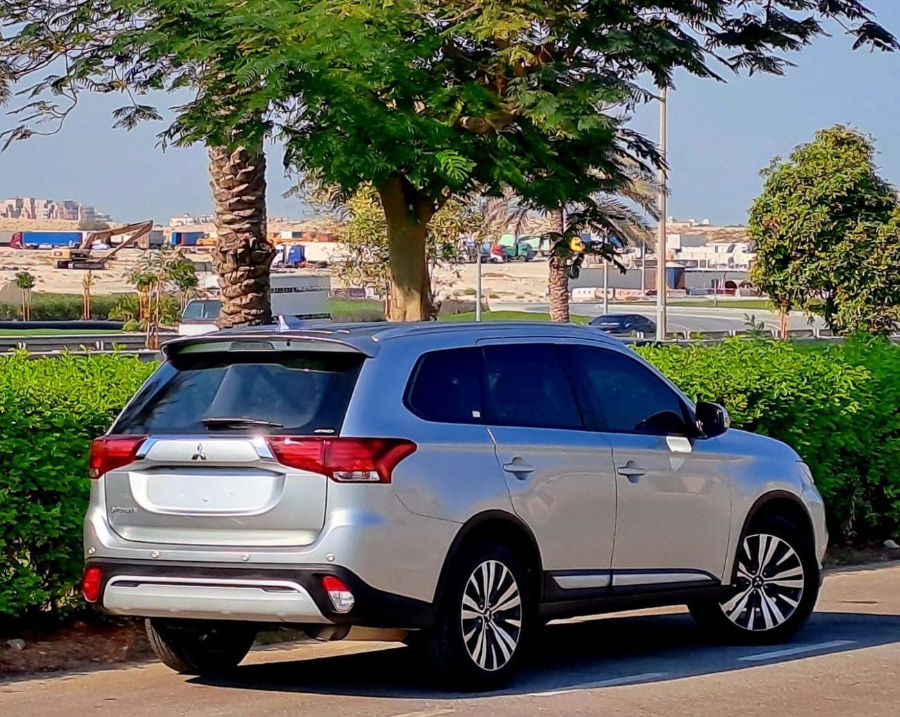 ميتسوبيشي آوتلاندر 820-Monthly l GCC l 4WD , Cruise, Camera l Accident Free