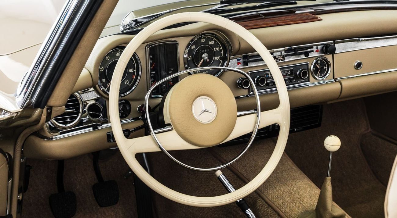 Mercedes Benz 280SL 