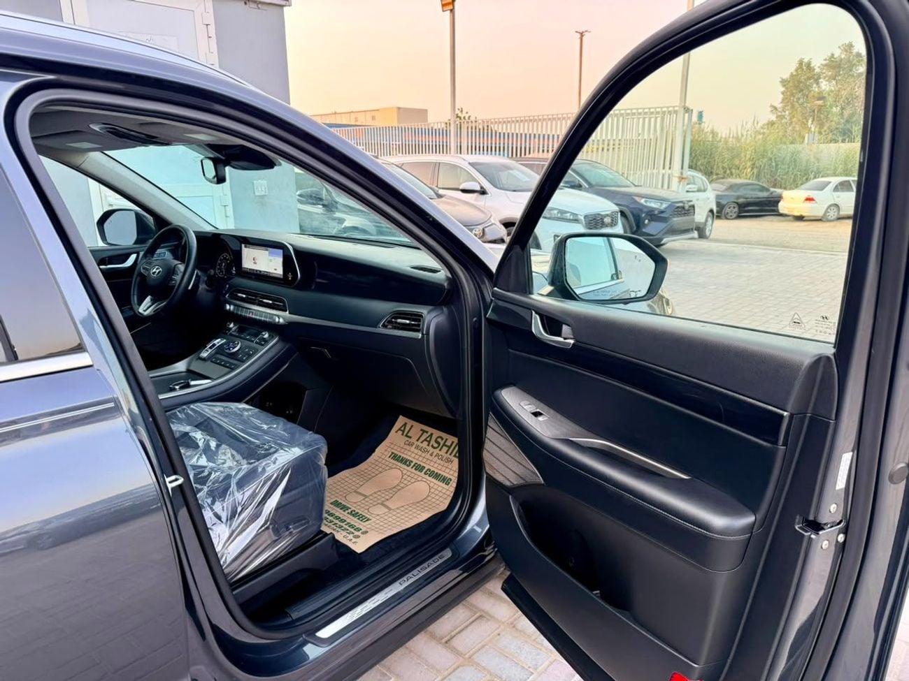 Hyundai Palisade PREMIUM NAPPA 2021 HYUNDAI PALISADE LIMITED PREMIUM low mileage 16200 only 4x4 AWD Gray Full Option