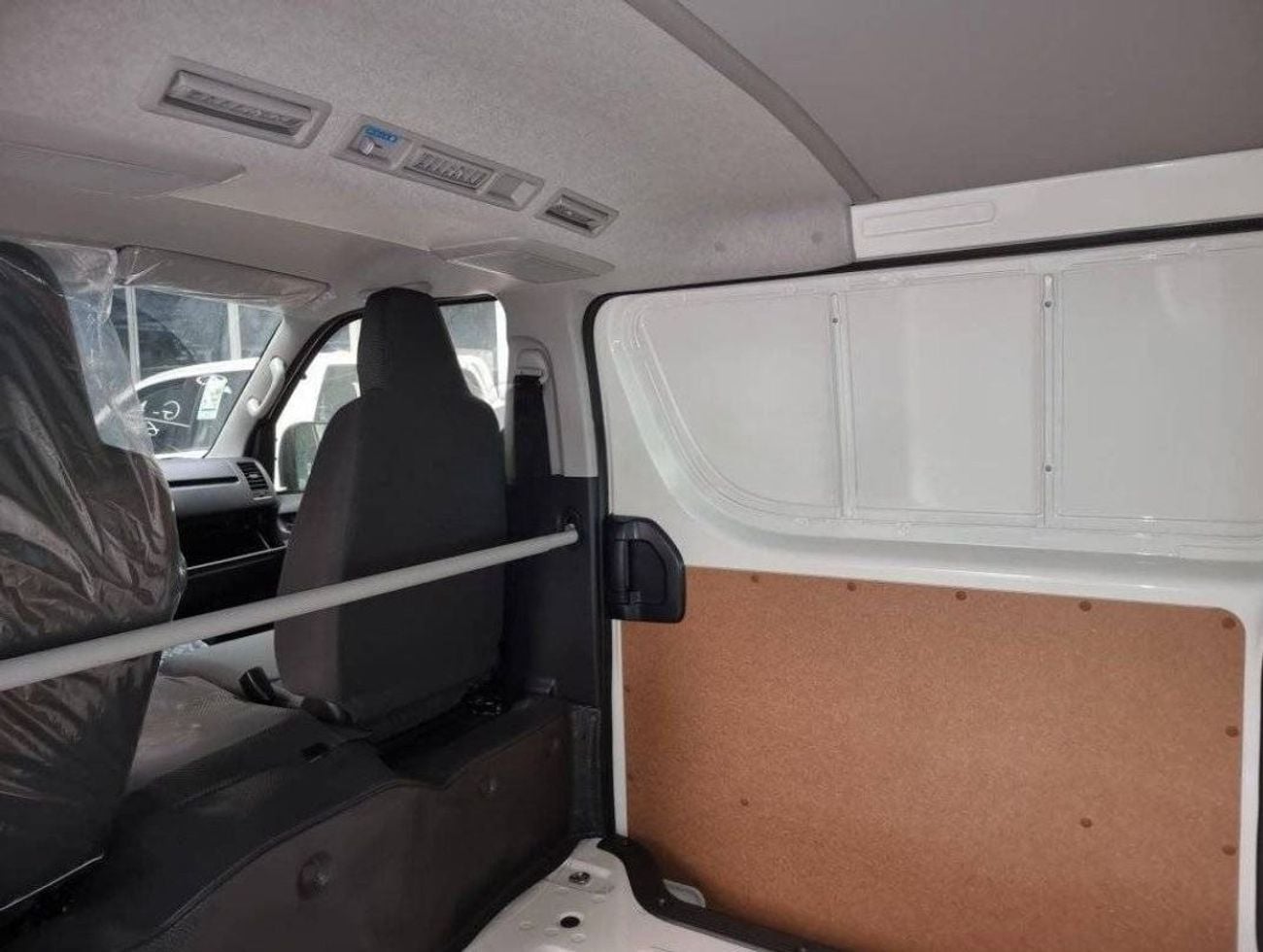 تويوتا هاياس Toyota Hiace GLS STD Roof, Panel Van, 2.5L Diesel, M/T, MY24 2.5L Diesel 2024